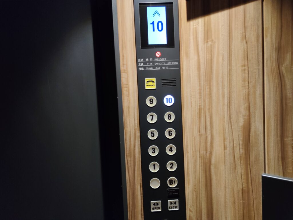 エレベーター階数