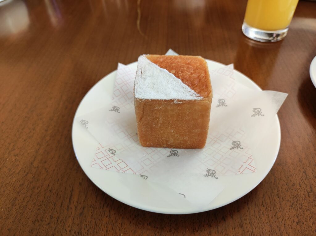 キューブ状のパン