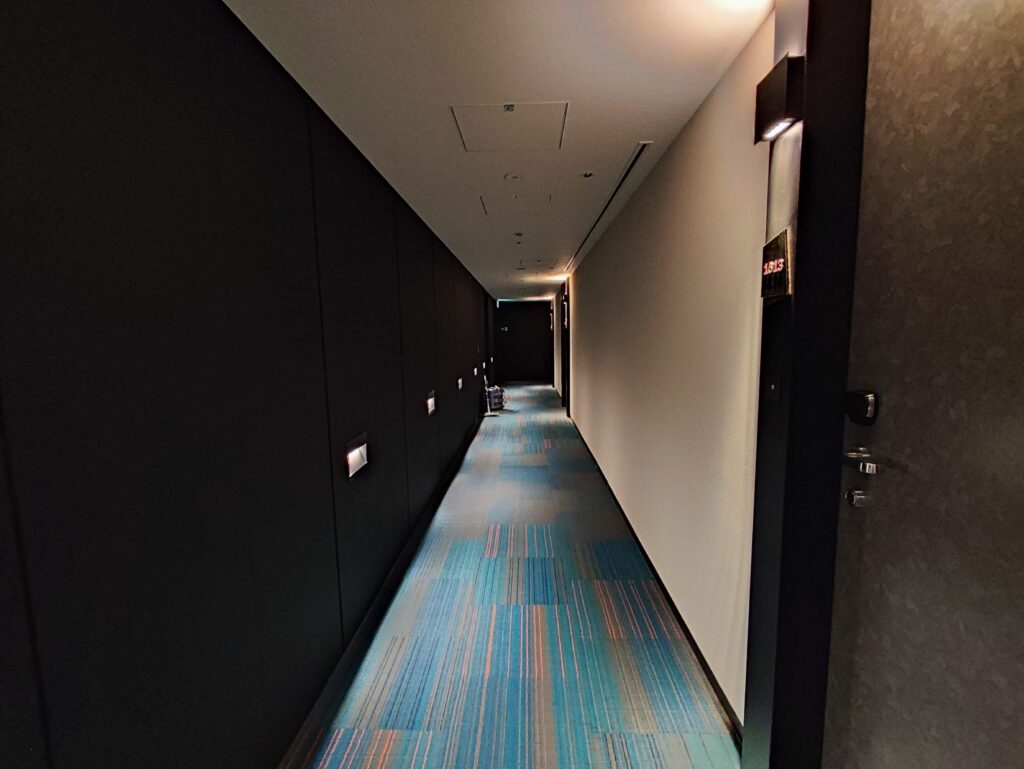 ホテルの廊下