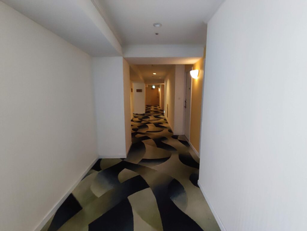 ホテル廊下