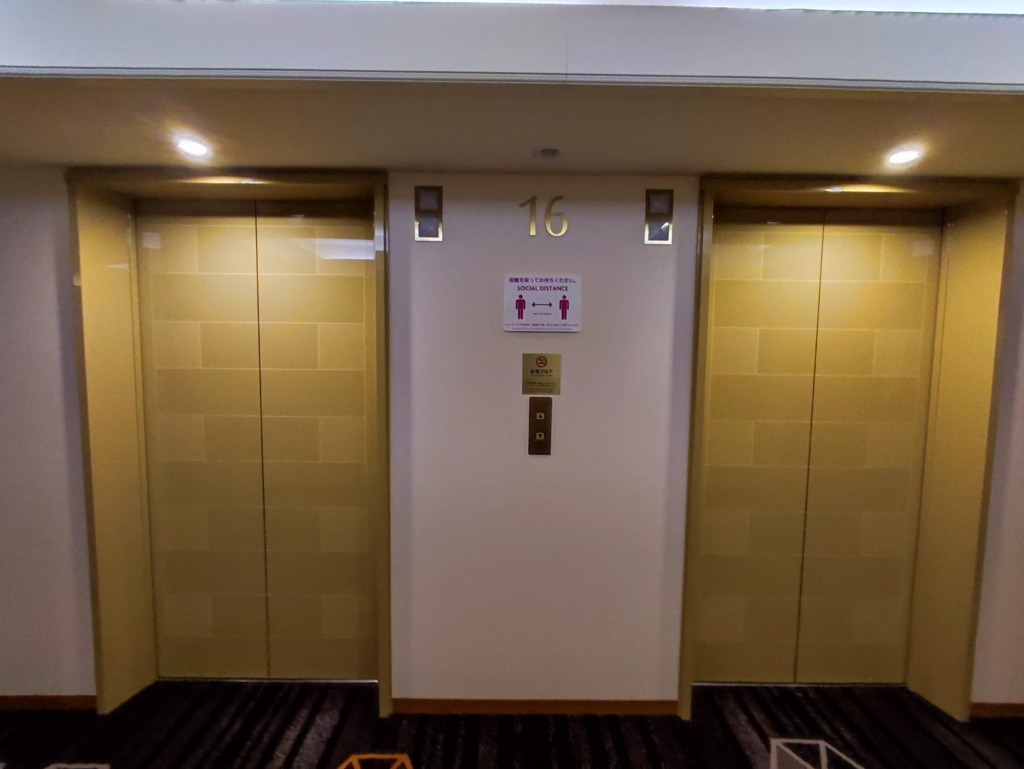 16階エレベーターホール